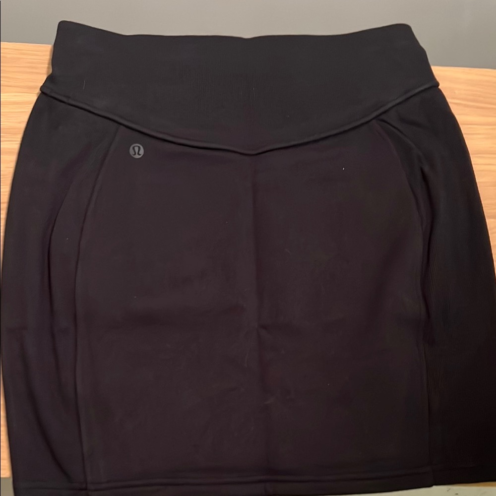 Lululemon Scuba High-Rise Mini Skirt  size Small - Picture 6 of 7